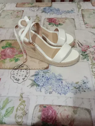 Sandalias cuña blancas Talla 38
