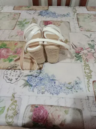 Sandalias cuña blancas Talla 38
