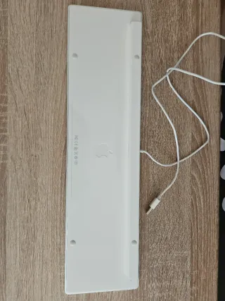 Teclado Apple A1243 (USB) - Layout international