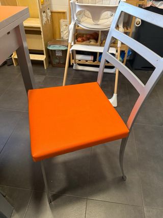 Mesa Comedor extensible a 160 y 4 Sillas