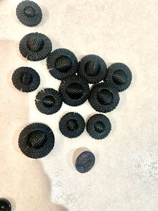 Lote 77 botones negros