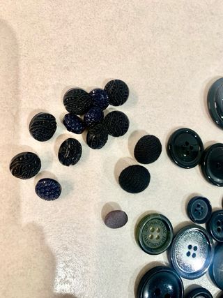 Lote 77 botones negros