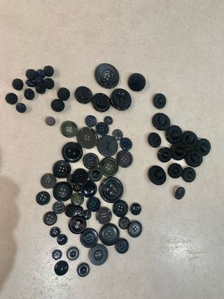Lote 77 botones negros