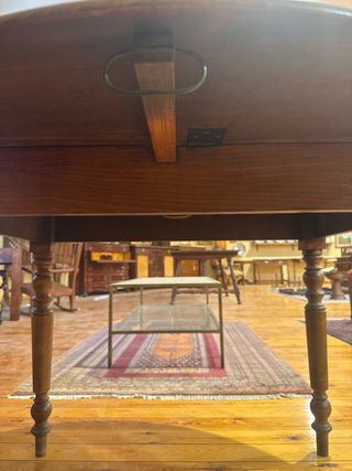 Mesa de alas de madera