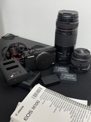 Canon EOS M100 + 15–45mm + 75–300mm + accesorios —