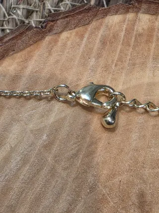 Collar con inicial A y circonitas