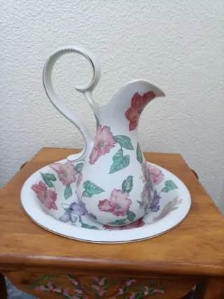 Mueble palancanero de madera con detalles