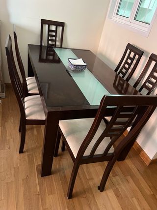 Mesa comedor y 6 sillas madera y tela