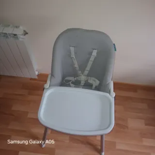 Trona gris para bebé