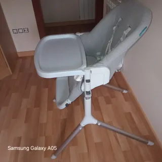 Trona gris para bebé