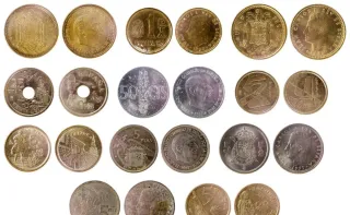 monedas antiguas españolas Diferentes años.