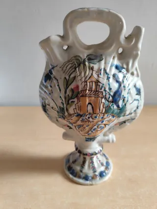 Botijo antiguo concha pintado