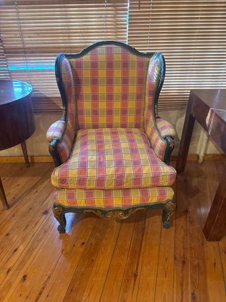 Sillón antiguo tapizado