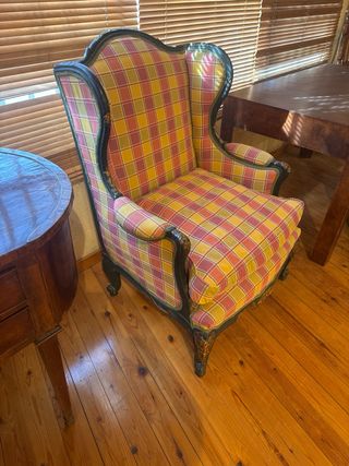 Sillón antiguo tapizado