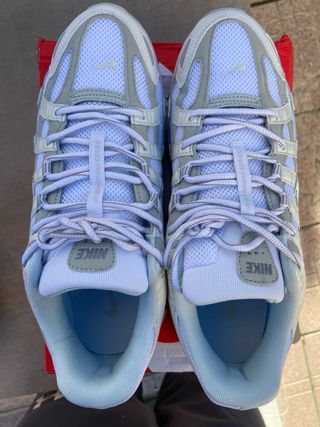 Zapatillas Nike P-6000 Blanco y Gris