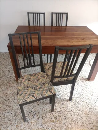 Mesa de comedor colonial de madera +4 sillas Banak