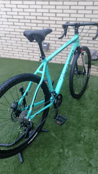 Bicicleta Gravel Megamo.
