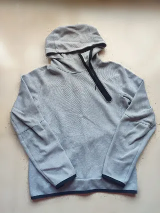 Lote 2 sudaderas Nike y Hollister