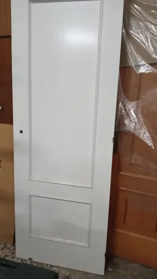 Puerta maciza blanca