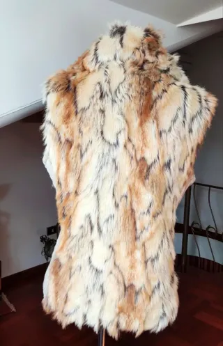 Gilet donna pelliccia sintetica beige. Marca Party