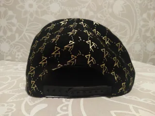 Gorra Zumba Negra y Dorada