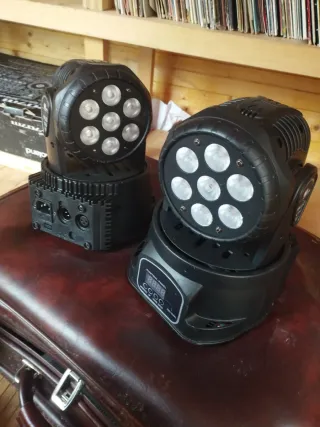 2 Cabezas Móviles Mini LED Negras