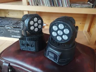 2 Cabezas Móviles Mini LED Negras