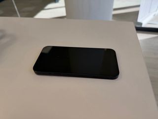 iPhone 13 128GB Medianoche