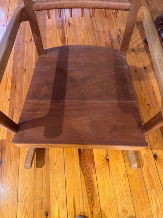 Mecedora antigua de madera