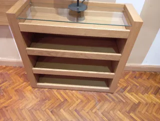 Mesitas de noche de madera y cabecero