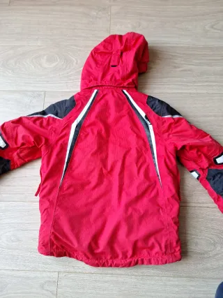Chaqueta de esquí infantil roja marca Wedze 6 años