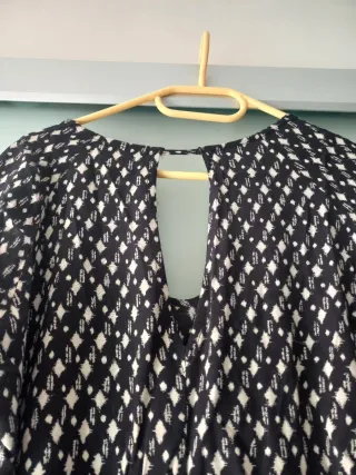 Vestido escote V estampado