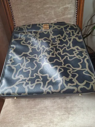 Bolso Tous Negro y Dorado