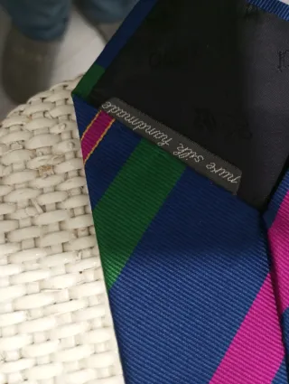 Corbata marca *Edsor Kronen* Seda- Hecha a Mano