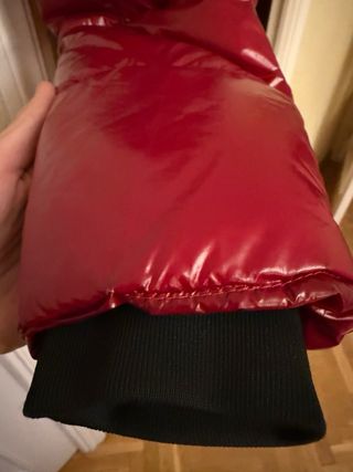 Cazadora de plumas roja Nohow