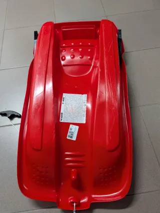 Trineo rojo para niños