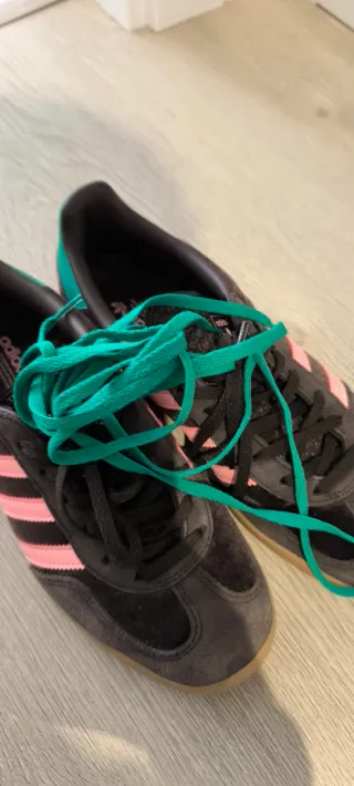 Adidas Gazelle marron y rosa talla 39.