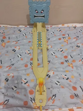 Hot Wheels Super Mario Thwomp Track Set