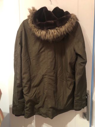 Parka Zara Talla L con capucha