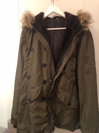 Parka Zara Talla L con capucha