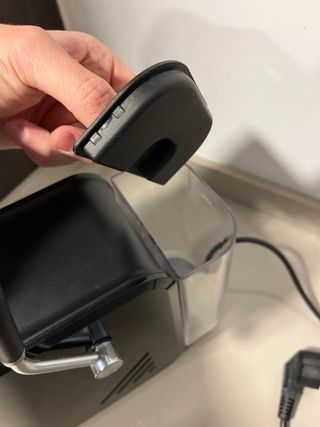 Cafetera de cápsulas Reale Seguros