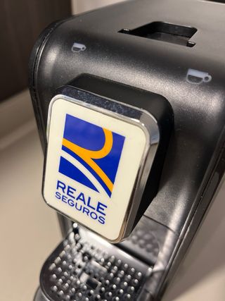 Cafetera de cápsulas Reale Seguros