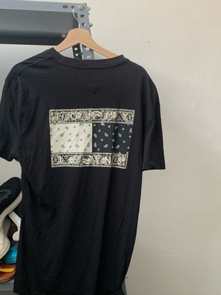 Camiseta Tommy Hilfiger Negra