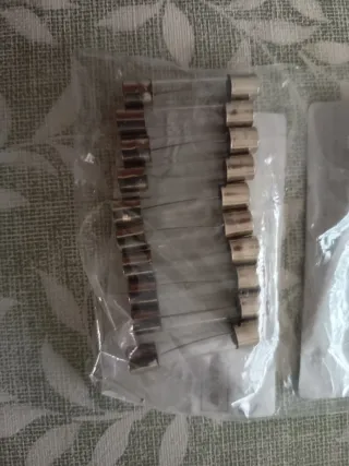 Fusibles de vidrio con tapas metálicas Md6×30 250V