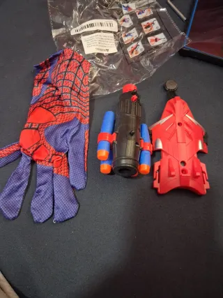 Guante y lanzador Spiderman