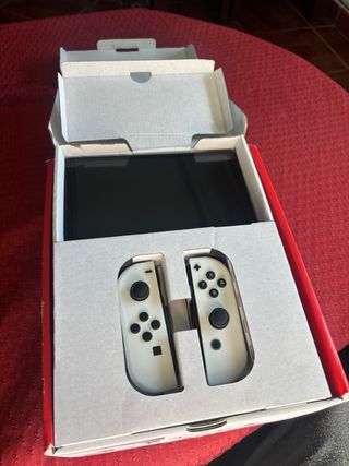 Nintendo Switch OLED Bianca e Nera