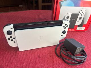 Nintendo Switch OLED Bianca e Nera