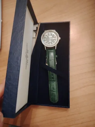 Orologio vintage con cinturino verde