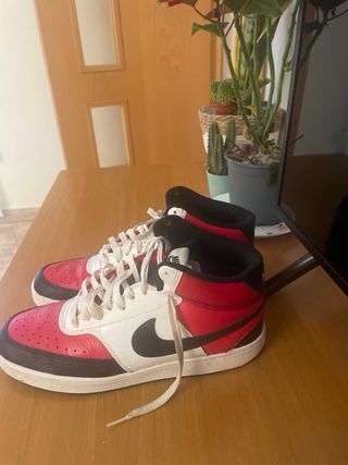 Zapatillas Nike altas rojas y blancas