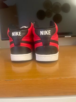 Zapatillas Nike altas rojas y blancas